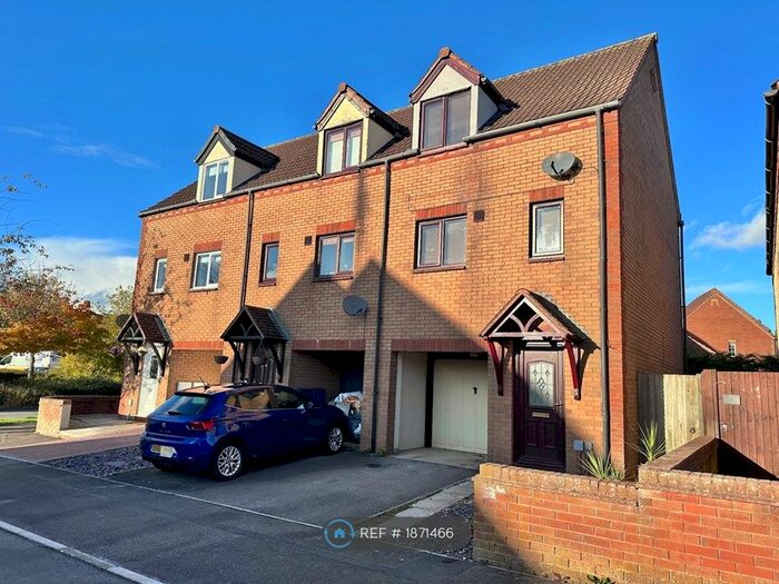 2 Bedroom End Of Terrace House To Rent In Abbotsbury Way, Swindon, SN25