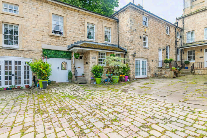 3 Bedroom Mews For Sale In Grimston Park Mews, Grimston Park, LS24