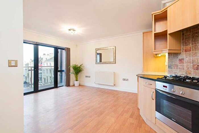 2 Bedroom Apartment To Rent In The Pinnacle, Nottingham, NG1