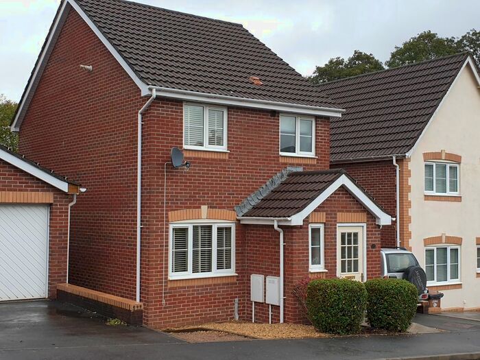 3 Bedroom Property To Rent In Camnant, Ystrad Mynach, Hengoed, CF82