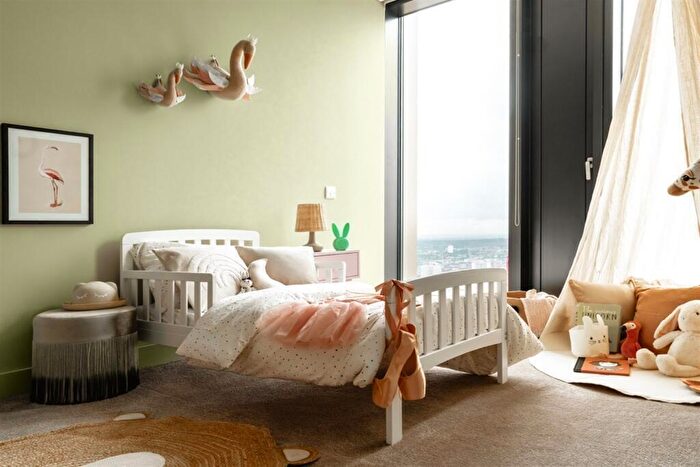 3 Bedroom Apartment To Rent In Broad Street, Birmingham, B15