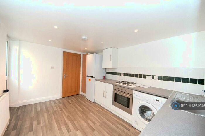 4 Bedroom Terraced House To Rent In Plumstead Common Road, London, SE18