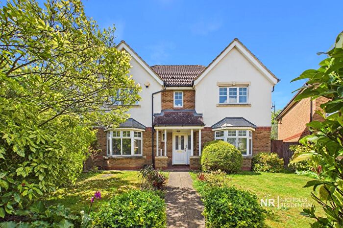 4 Bedroom Detached House For Sale In Winey Close, Chessington, Surrey., KT9