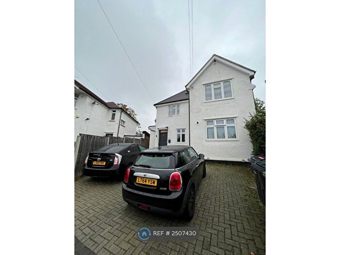 2 Bedroom Flat To Rent In Argyll Gardens, Edgware, HA8
