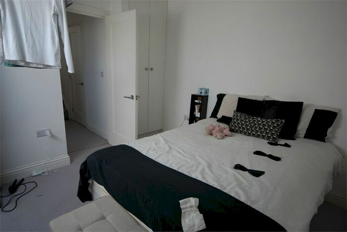 2 Bedroom Flat To Rent In Byrne Road, Balham, SW12