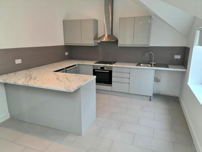 1 Bedroom Flat To Rent In Pill Street, Penarth, CF64