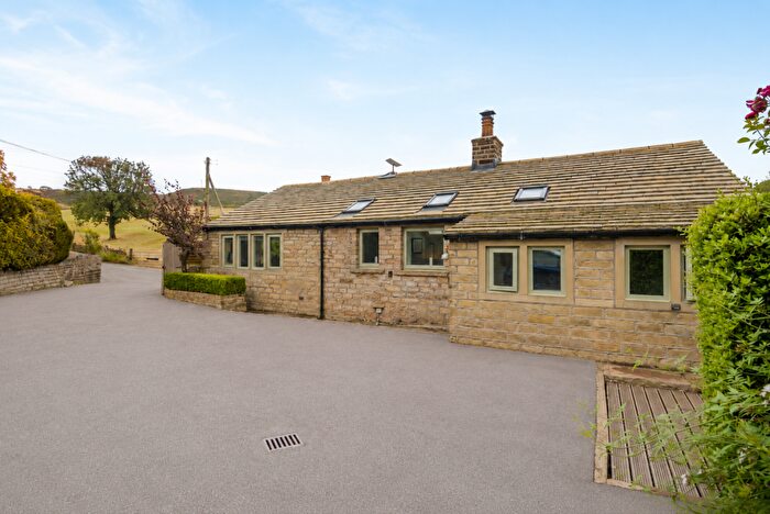 3 Bedroom Detached House For Sale In Barnside Lane, Hepworth, Holmfirth, HD9