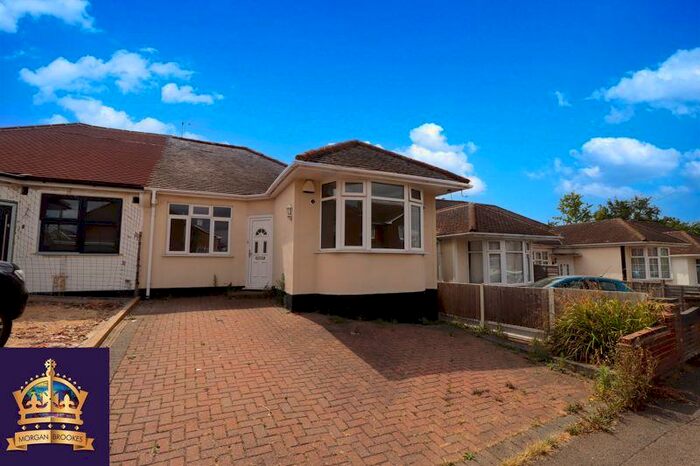 3 Bedroom Bungalow To Rent In Green Road, Benfleet, SS7