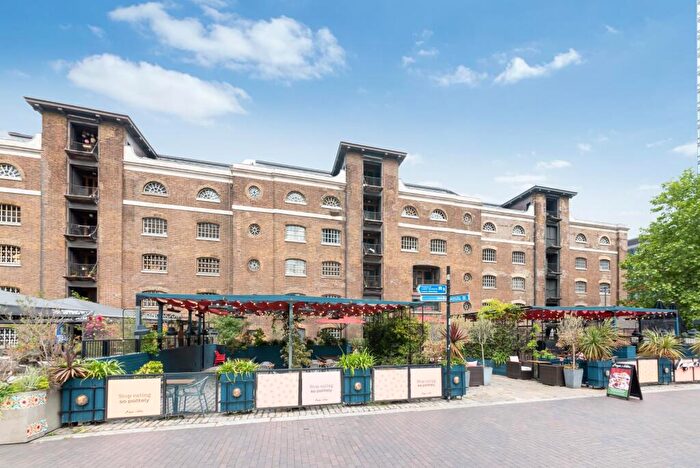 2 Bedroom Apartment For Sale In Port East Apartments, Hertsmere Road, Canary Wharf, London, E14
