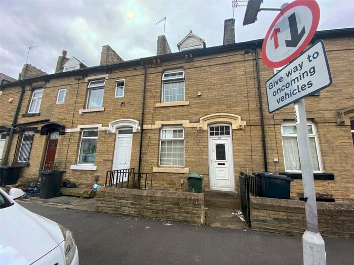 Houses for sale & to rent in BD5 8AN, Tichborne Road West, Little