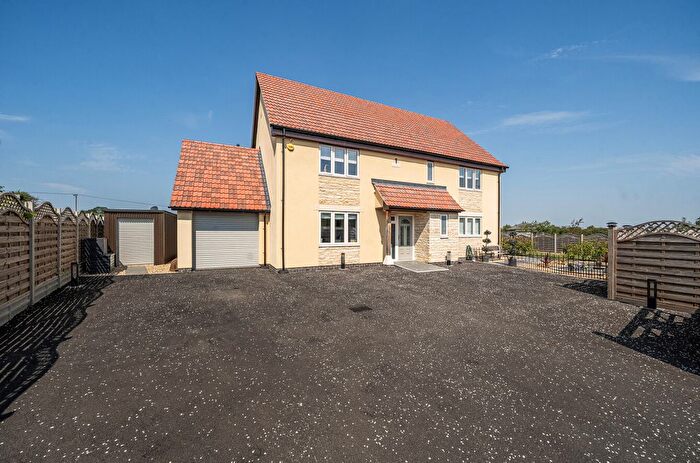 6 Bedroom Detached House For Sale In Horsey Down, Cricklade, Swindon, SN6