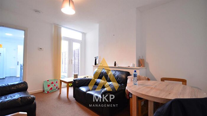 4 Bedroom Terraced House To Rent In Warwards Lane Selly Oak, B29