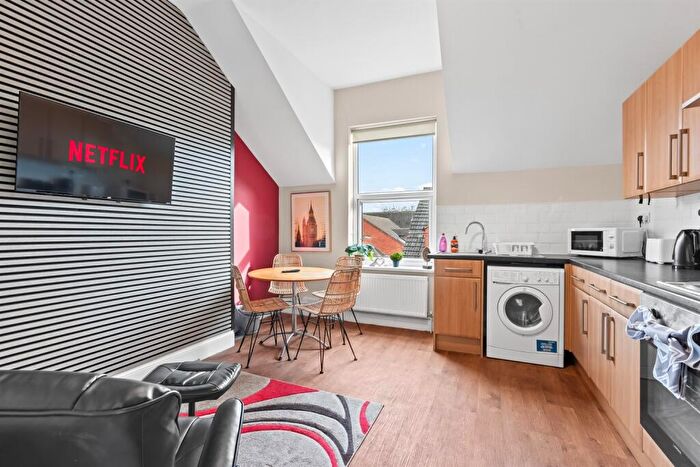 1 Bedroom Apartment To Rent In , NG7