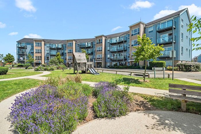 2 Bedroom Flat For Sale In Chertsey, Surrey, KT16