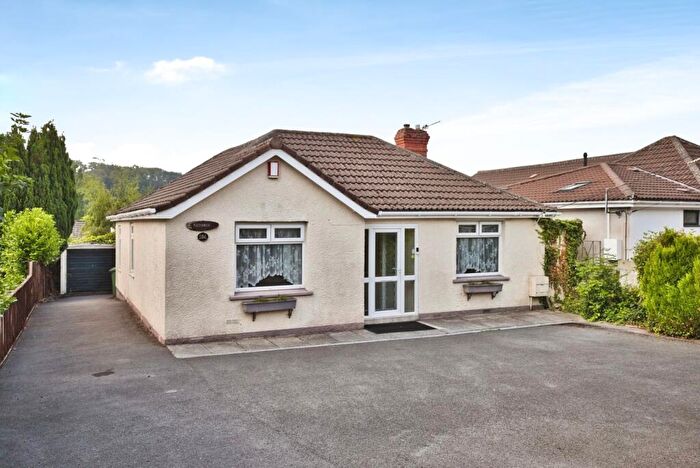 2 Bedroom Bungalow For Sale In Bath Road, Wells, Somerset, BA5