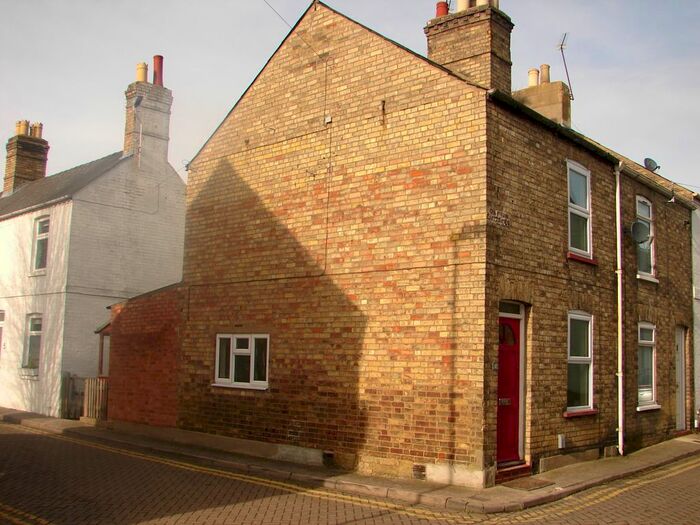 2 Bedroom Terraced House To Rent In Sayer Street, Huntingdon, PE29