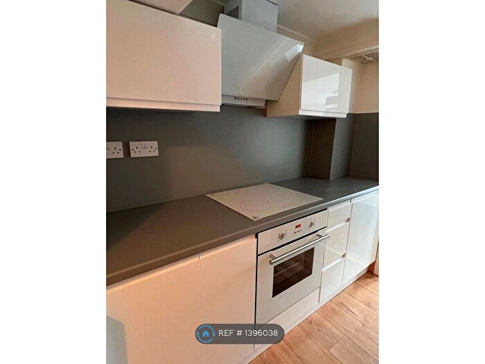 Studio To Rent In Hounslow, Hounslow, TW3