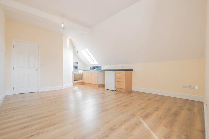 2 Bedroom Apartment To Rent In High Street, Hoddesdon, EN11