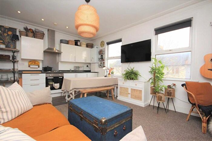 1 Bedroom Maisonette To Rent In Tower Mews, Walthamstow, E17