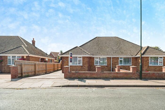 3 Bedroom Semi-Detached Bungalow For Sale In Worlaby Road, Scartho, DN33