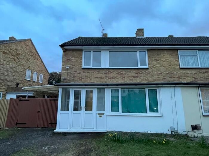 4 Bedroom Property To Rent In Silverdale Road, Earley, Reading, RG6