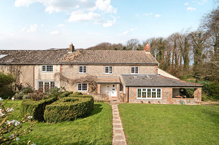 4 Bedroom Cottage To Rent In Bradford Peverell, Dorchester, DT2