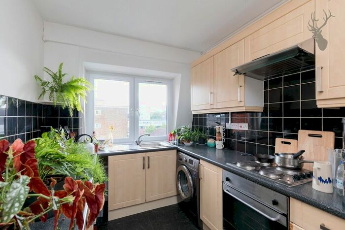 1 Bedroom Flat To Rent In Bacton Street, Bethnal Green, London, E2