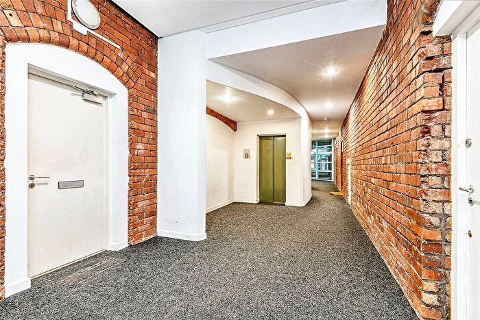 1 Bedroom Flat For Sale In Old School Lofts, Whingate, Leeds, LS12