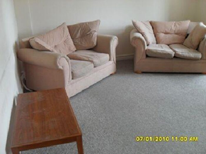2 Bedroom Flat To Rent In Exeter House, Selly Oak, Birmingham, West Midlands, B29