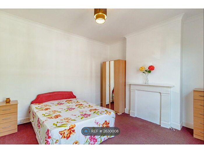 4 Bedroom Terraced House To Rent In Landseer Road, Ju, N19