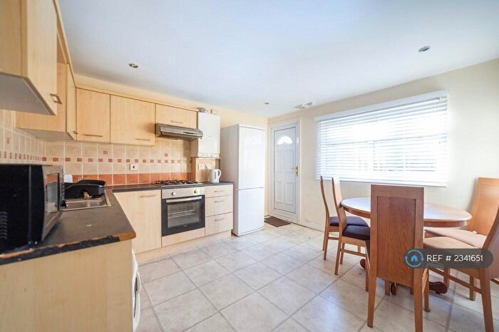 1 Bedroom Flat To Rent In Brighton Grove, Newcastle Upon Tyne, NE4