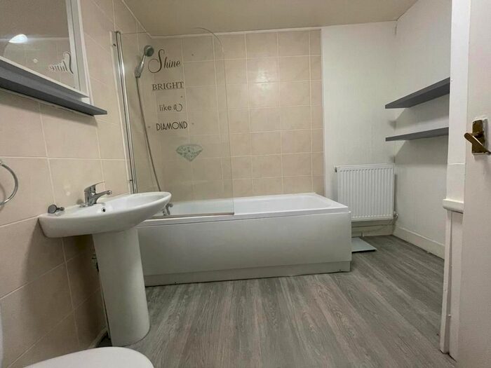 2 Bedroom Property To Rent In Hollingreave Road, Burnley, BB11