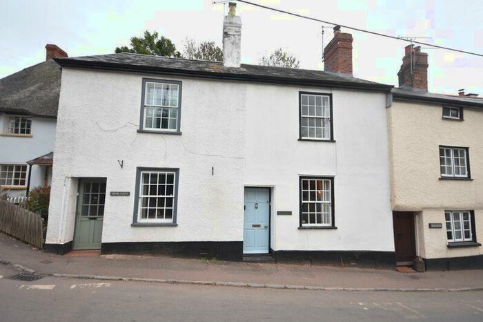 2 Bedroom Cottage To Rent In Bullen Street, Exeter, EX5