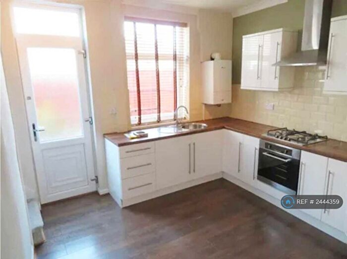 3 Bedroom Terraced House To Rent In Tudor Street, Shaw, Oldham, OL2