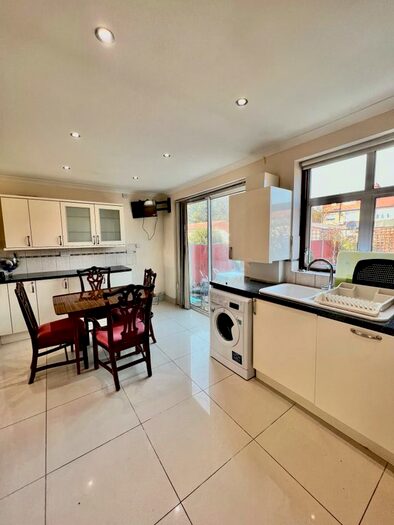 3 Bedroom Terraced House To Rent In Waverley Gardens, Ilford, IG6