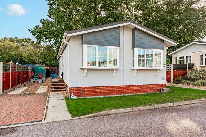 2 Bedroom Park Home For Sale In Bramble Close, Attleborough, NR17