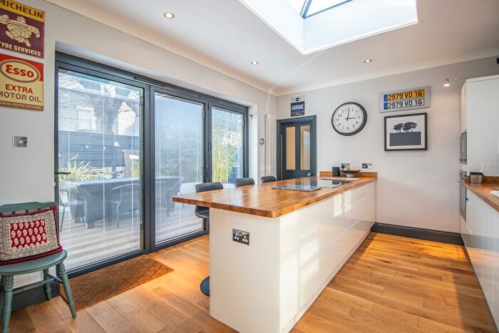 3 Bedroom End Of Terrace House For Sale In Hamlet Road, Southend-on-Sea, SS1