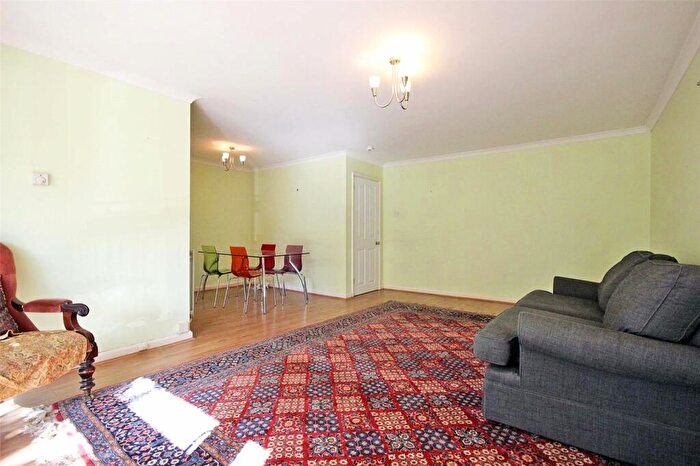 2 Bedroom Apartment For Sale In St. Michaels Road, Bedford, Bedfordshire, MK40
