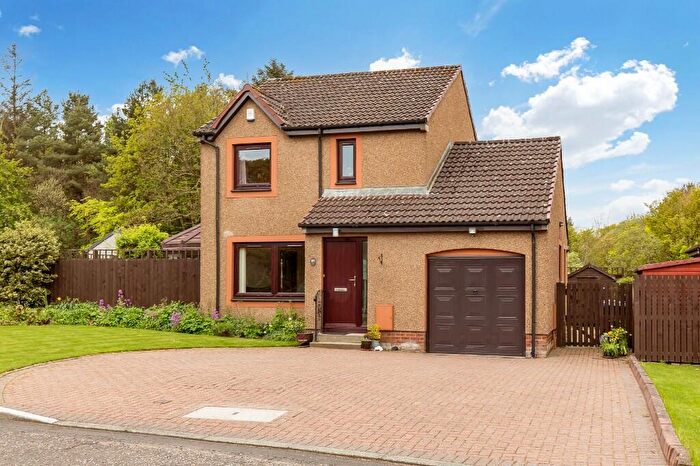 3 Bedroom Detached House For Sale In Croft Place, Livingston, West Lothian, EH54