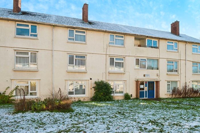 2 Bedroom Flat For Sale In Chawton Close, West End, Southampton, SO18