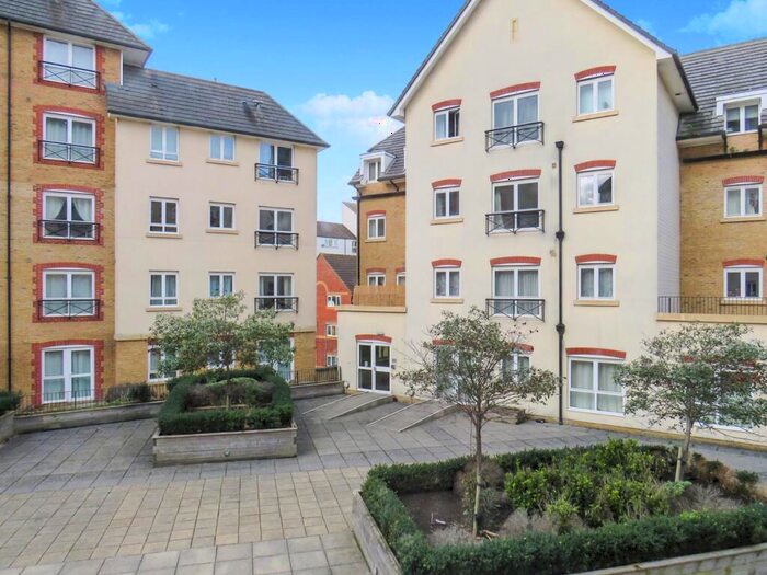 2 Bedroom Flat To Rent In Alpha House, Town Centre, NN1