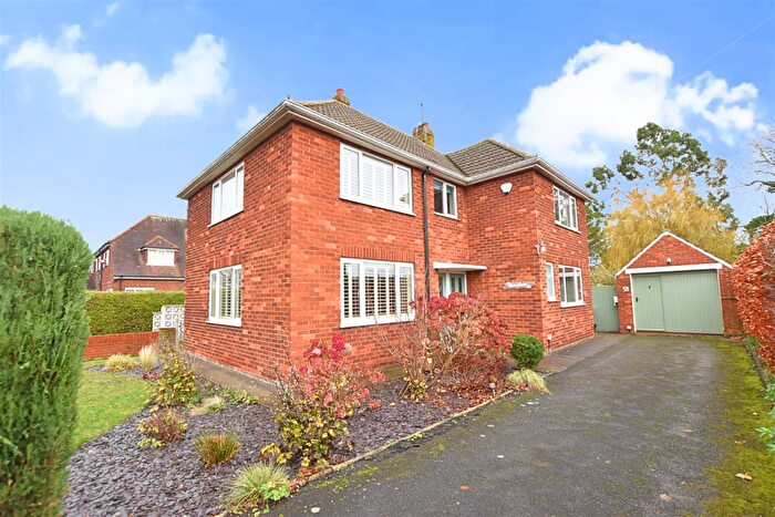 4 Bedroom Detached House For Sale In Butt Lane, Laceby, Grimsby, DN37