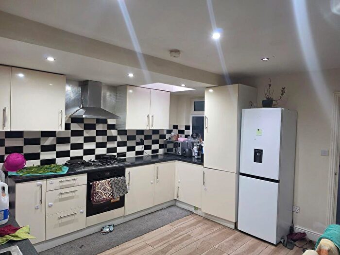 4 Bedroom Terraced House To Rent In New City Road, London, E13