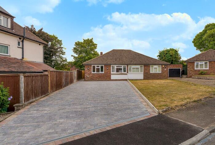 2 Bedroom Semi-Detached Bungalow To Rent In Farm Close, Sutton, SM2