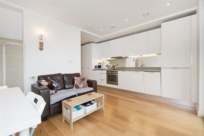 1 Bedroom Studio To Rent In Vantage Building, Station Approach, Hayes, UB3