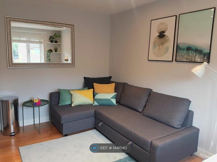 2 Bedroom Flat To Rent In Canada Water, London, SE16