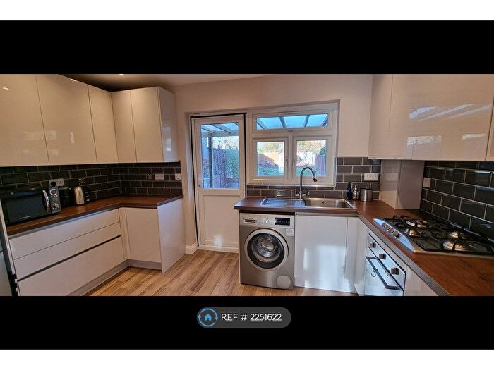 2 Bedroom Terraced House To Rent In Kingsmead Drive, Northolt, UB5