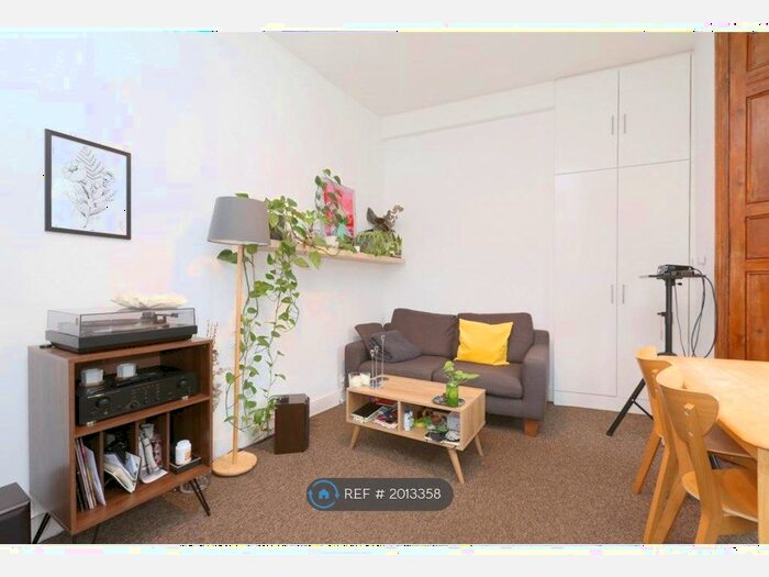 2 Bedroom Flat To Rent In Farleigh Rd, London, N16