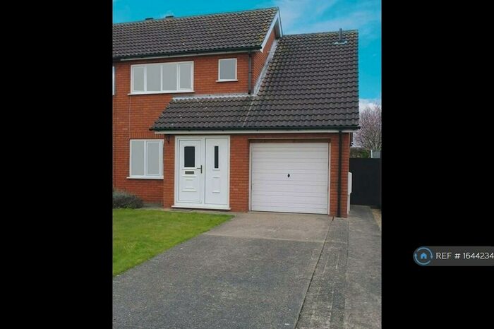 3 Bedroom Semi-Detached House To Rent In Tobruk Close, Lincoln, LN1