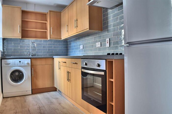 4 Bedroom House To Rent In Leamington Street, Sheffield, S10